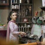 Suzanna Mukherjee Instagram - Plot twist 🥨 📸 @deepikapathakofficial #kaalkootonjiocinema #Kaalkoot #suzannamukherjee #webseries #behindthescenes