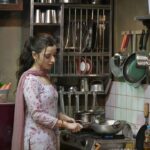 Suzanna Mukherjee Instagram - Plot twist 🥨 📸 @deepikapathakofficial #kaalkootonjiocinema #Kaalkoot #suzannamukherjee #webseries #behindthescenes