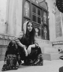 Suzanna Mukherjee Instagram - Jaisalmer 💛 #photomusings #suzannamukherjee #havelicorners #palacevibes #bts Nachana Haveli
