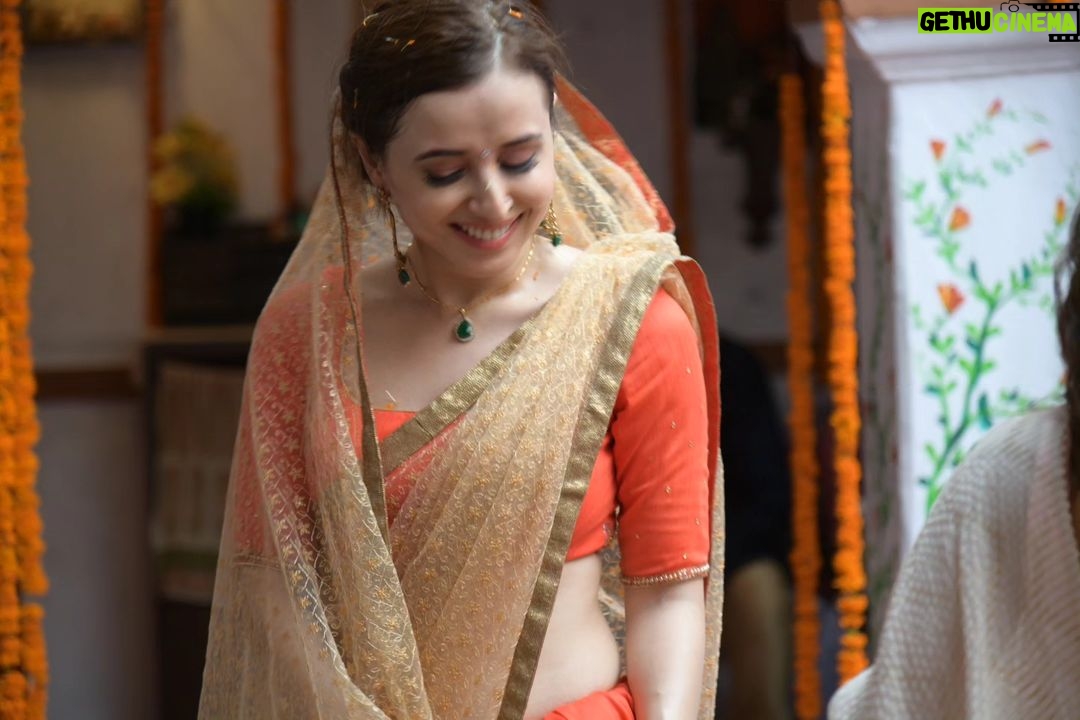 Suzanna Mukherjee Instagram - Till we meet again 💗 📸@deepikapathakofficial @enabshenab #kaalkootonjiocinema #Kaalkoot #behindthescenes #theend #thebeginning #behindthescenes #thelastsupper #suzannamukherjee #enabkhizra #seemabiswas #happyending #thankyouforcoming