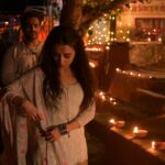 Suzanna Mukherjee Instagram - " Khara re " Thank-you @sumit.saxena.35912 @maneeshbhattofficial and @raghavandarjun for giving me this moment ❤️ 📸 @deepikapathakofficial #Kaalkoot #kaalkootonjiocinema #suzannamukherjee #behindthescenes #kharare