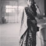 Suzanna Mukherjee Instagram - In the blur of time #suzannamukherjee #happyholidays #blurred #duggadugga #bengalithings