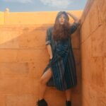 Suzanna Mukherjee Instagram - Deserted ⏳ #suzannamukherjee #bts #jaisalmer #rajasthandiaries #photomusings #travelbug