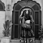 Suzanna Mukherjee Instagram - Wanderlust and desert dust 🤍 #suzannamukherjee #jaisalmer #rajasthandiaries #bts #palacelife