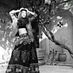 Suzanna Mukherjee Instagram - Jaisalmer 💛 #photomusings #suzannamukherjee #havelicorners #palacevibes #bts Nachana Haveli
