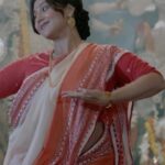 Swastika Mukherjee Instagram – 🎶 𝑶 𝑺𝒐𝒌𝒉𝒊 🎶- song from my film 𝐁𝐢𝐣𝐨𝐲𝐚𝐫 𝐏𝐨𝐫𝐞 is Out Now

Singer – Shaoni Majumdar Music – Ranajoy Bhattacharjee Lyrics – Tamoghna Chatterjee

Directed by @abhijitsridasofficial