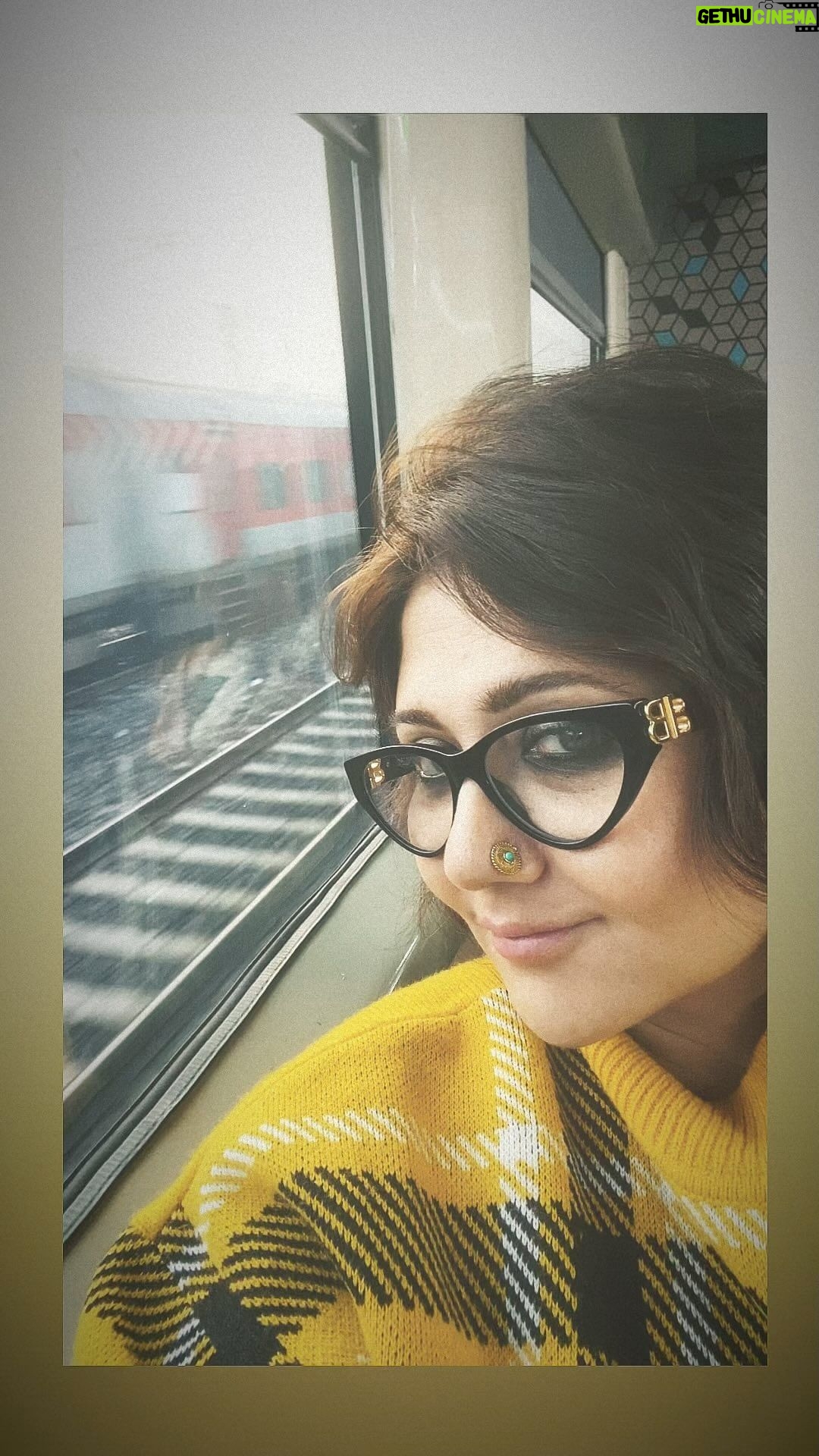 Swastika Mukherjee Instagram - 🚂 🚂