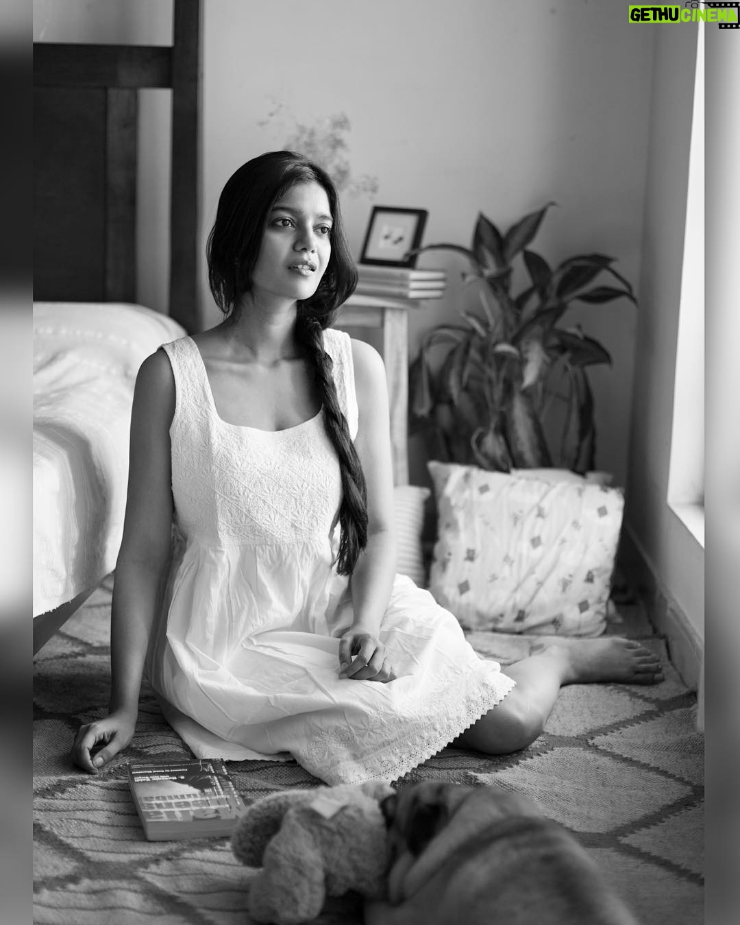 Swathi Reddy Instagram - I love you, Sunday. I know I expect too much from you but thanks for showing up every week. You are my favourite day of the week. @lenskumar Hello ma. Nicely captured ma. #Sunday