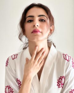 Swati Kapoor Instagram - ❣️ Wearing @_redvvelvet_