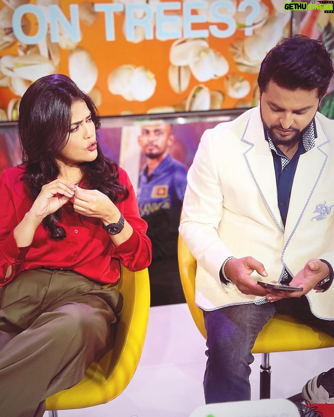 Sweta Singh Instagram - And the World Cup begins! With the coolest, sharpest, most stylish and top of my favourite batter list @sureshraina3 Film city