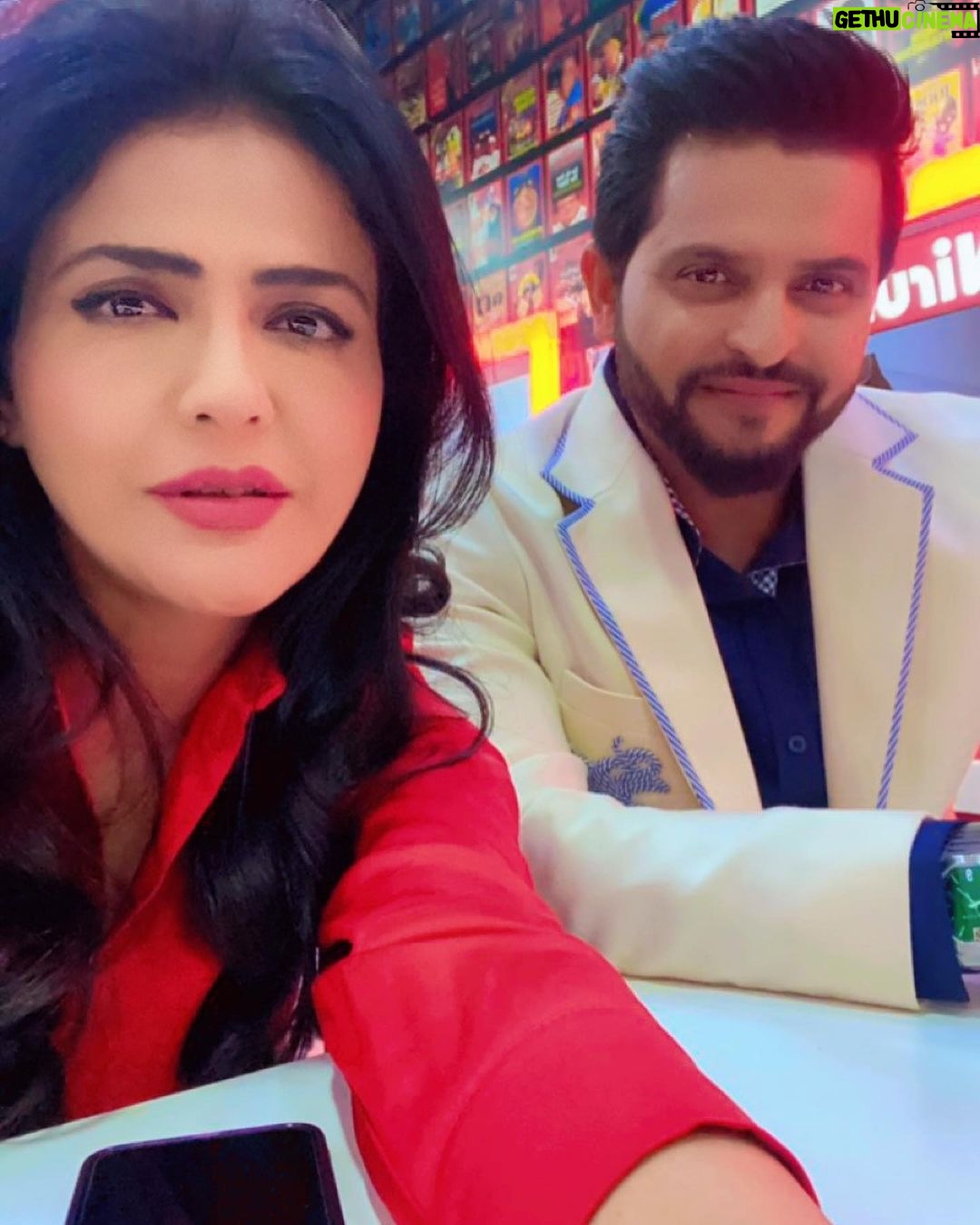 Sweta Singh Instagram - And the World Cup begins! With the coolest, sharpest, most stylish and top of my favourite batter list @sureshraina3 Film city