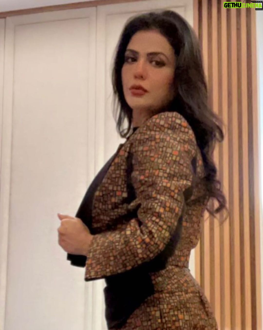 Sweta Singh Instagram - जब दोस्त हो designer तो डर काहे का! Thank you so much @manishtripathi14 for helping me out last moment. Loved the design @tanmayadwivedi