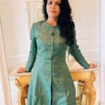 Sweta Singh Instagram – “एक ऐसा भी वक़्त होता है। 
मुस्कुराहट भी आह होती है।”
जिगर मुरादाबादी