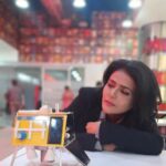Sweta Singh Instagram - With a “borrowed” model of #vikramlander and #pragyanrover #chandrayaan3 🇮🇳 Moon!