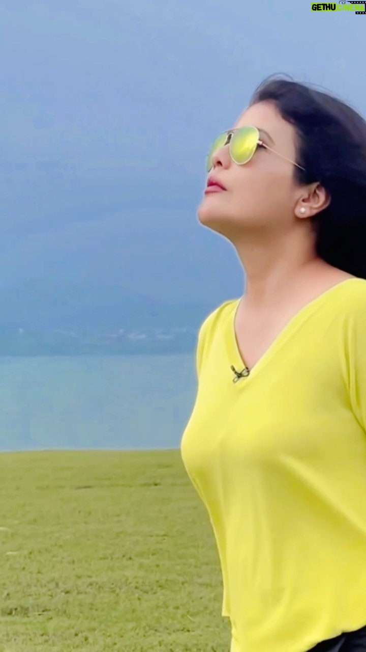 Sweta Singh Instagram - One of my all time favourite songs… #majroohsultanpuri #trendingsongs Ranjit Sagar Dam
