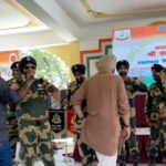 Sweta Singh Instagram - Sunday at 8 pm @aajtak @bsf_india Indo Pak BSF Border Post Tanot Jaisalmer