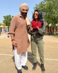 Sweta Singh Instagram - जल्द आ रहा है… @iamsunnydeol #BorderPeGadar