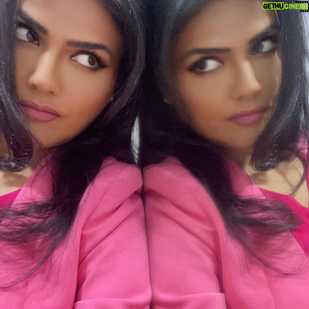 Sweta Singh Instagram - Pink & the peppy! Mood of the moment. #pink #trend