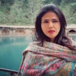 Sweta Singh Instagram – झेलम, जिनका प्राचीन नाम वितस्ता है। अनंतनाग के वेरीनाग में इसी स्थान से निकलती हैं। स्रोत पर शांत, पर बहाव में व्याकुल! Verinag