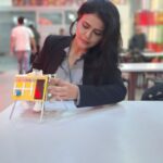 Sweta Singh Instagram - With a “borrowed” model of #vikramlander and #pragyanrover #chandrayaan3 🇮🇳 Moon!