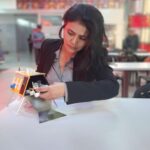 Sweta Singh Instagram - With a “borrowed” model of #vikramlander and #pragyanrover #chandrayaan3 🇮🇳 Moon!