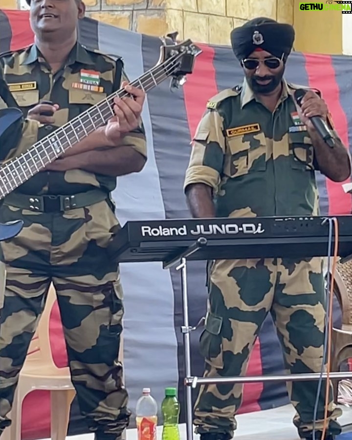 Sweta Singh Instagram - Sunday at 8 pm @aajtak @bsf_india Indo Pak BSF Border Post Tanot Jaisalmer