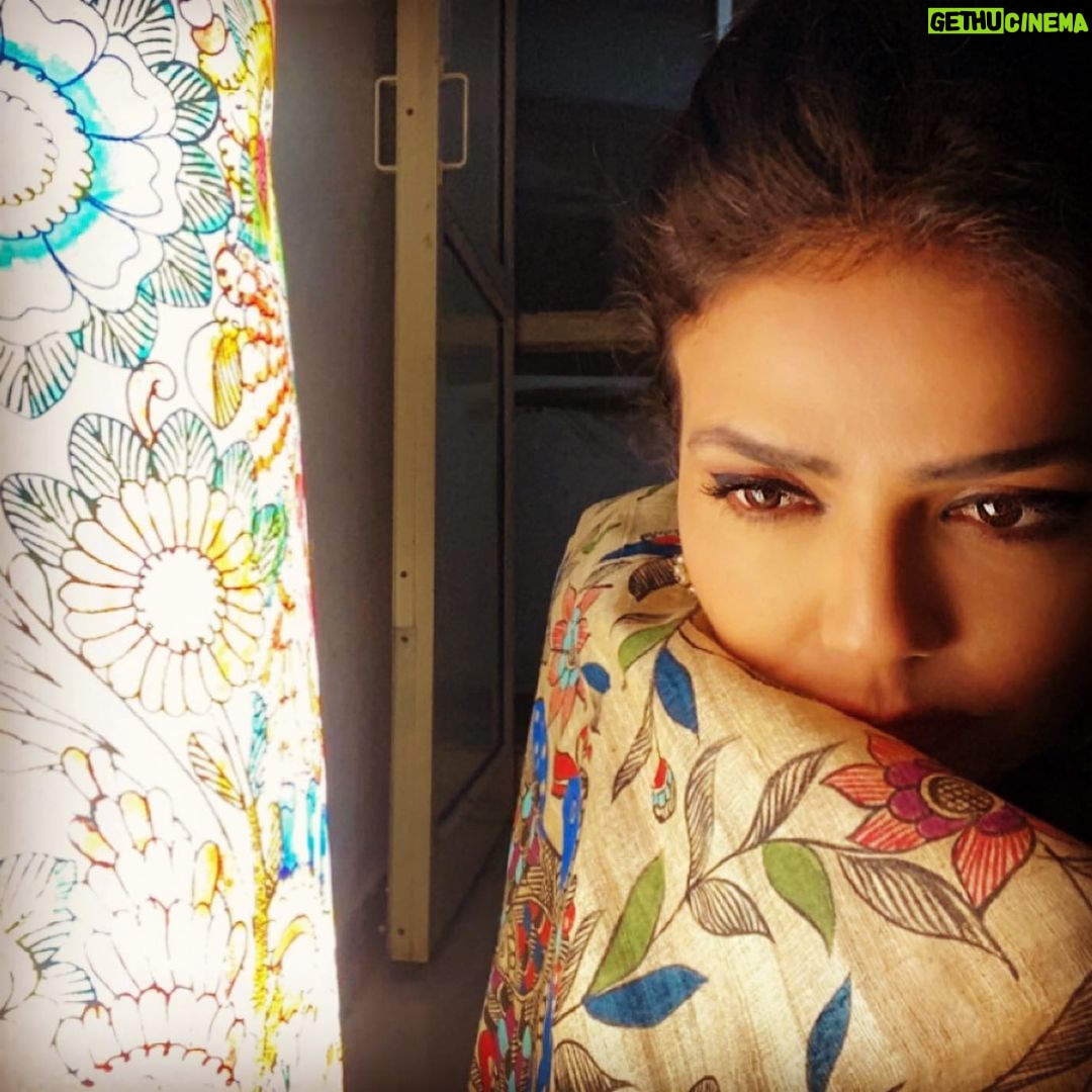 Sweta Singh Instagram - हज़ार शमए फ़रोज़ाँ हो रौशनी के लिए नज़र नहीं तो अंधेरा है आदमी के लिए (नुशूर वाहिदी)