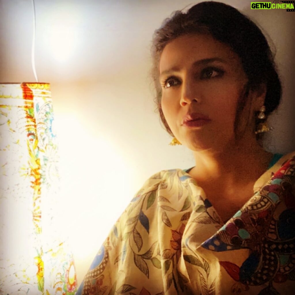 Sweta Singh Instagram - हज़ार शमए फ़रोज़ाँ हो रौशनी के लिए नज़र नहीं तो अंधेरा है आदमी के लिए (नुशूर वाहिदी)