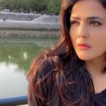 Sweta Singh Instagram - जापान का हिरोशिमा मानव इतिहास का वो पहला शहर है जिसने एटमी हमला झेला। पढ़ा तो था पर सामने से देखने का अनुभव दिल दहलाने वाला था। “लिटिल बॉय” नाम के बम ने चंद पलों में इतिहास, वर्तमान और भविष्य बदल दिया था। #hiroshima Hiroshima