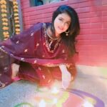 Sweta Singh Instagram - शुभ दीपावली 🪔 सुलग सुलग री जोत, दीप से दीप मिलें! #diwali New Delhi, India