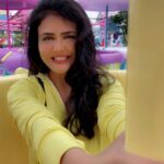 Sweta Singh Instagram - “तमाम रात नहाया था शहर बारिश में वो रंग उतर ही गए जो उतरने वाले थे” (जमाल एहसानी) Universal Studio, Osaka Japan