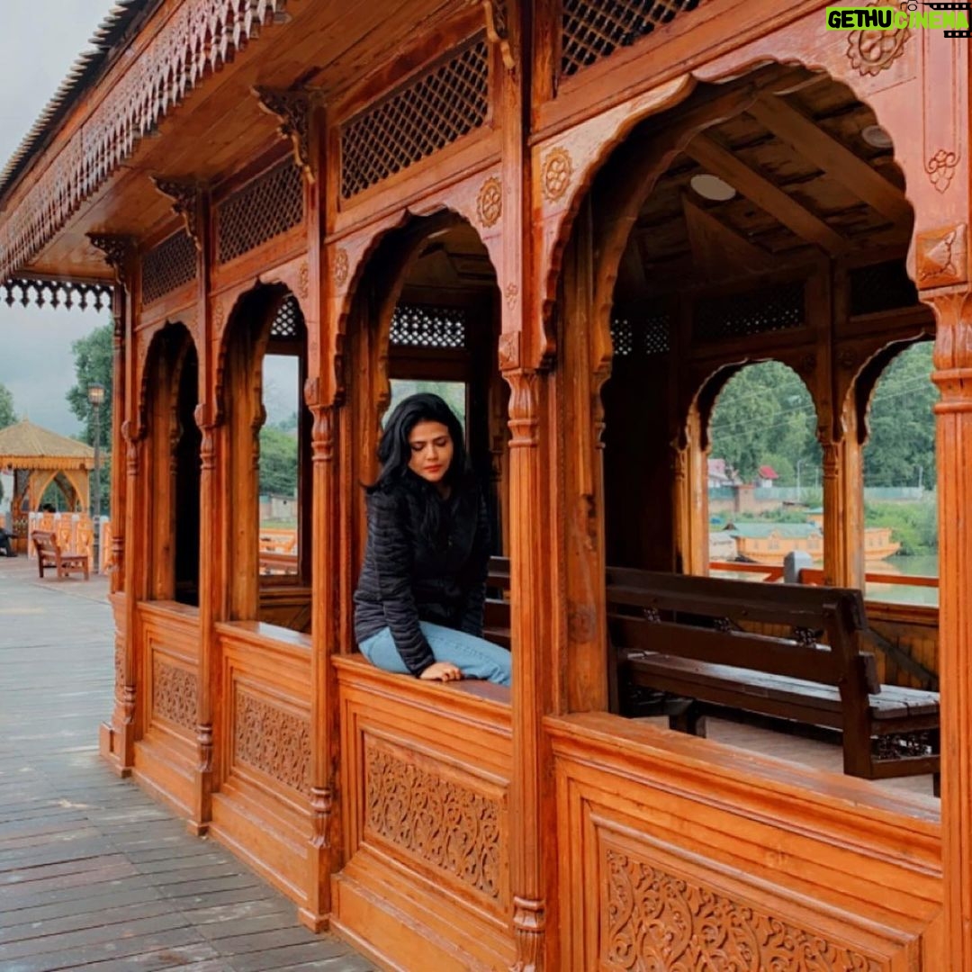 Sweta Singh Instagram - Zero Bridge in Srinagar. Lovely for a quiet stroll… Zero Bridge Raj bagh