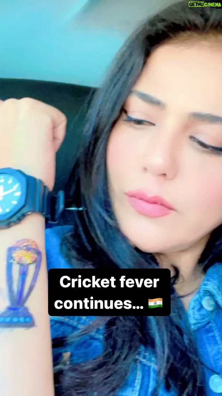 Sweta Singh Instagram - पुराने समय में गोदना होता था। दादी के हाथ पे भी था। सोच रही हूँ एक permanent tattoo बनवाऊँ। पर सोच समझ के #cricket #iccworldcup #tattoo