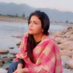Sweta Singh Instagram - “कुछ तो हवा भी सर्द थी कुछ था तिरा ख़याल भी दिल को ख़ुशी के साथ साथ होता रहा मलाल भी” (परवीन शाकिर) Poonch, Jammu And Kashmir, India