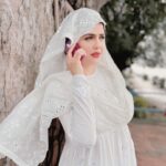 Sweta Singh Instagram – “कहीं पे धूप की चादर बिछा के बैठ गए
कहीं पे शाम सिरहाने लगा के बैठ गए।
जले जो रेत में तलवे तो हमने ये देखा
बहुत से लोग वहीं छटपटा के बैठ गए।” (दुष्यंत कुमार)