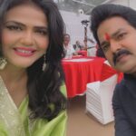 Sweta Singh Instagram - अपने जैसी कोई तस्वीर बनानी थी मुझे मिरे अंदर से सभी रंग तुम्हारे निकले (सालिम सलीम) New Delhi, India