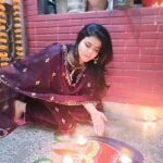 Sweta Singh Instagram - शुभ दीपावली 🪔 सुलग सुलग री जोत, दीप से दीप मिलें! #diwali New Delhi, India
