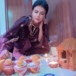 Sweta Singh Instagram - शुभ दीपावली 🪔 सुलग सुलग री जोत, दीप से दीप मिलें! #diwali New Delhi, India