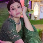 Swetha Changappa Instagram - The joy of shooting ❤️ behind the scenes ❤️ BTS❤️ Wearing this extremely beautiful simple lahanga for this week's family round episode of jodi No 1.... Make up:- @keerthiram28 Outfit:- @maya_designer_studio_ Hair:- Co ordination:- @kxsahanaa Assistant:- @vinoda__890
