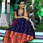 Swetha Changappa Instagram - South Indian attire is my all time favourite 😍 we girls always look our best in South Indian attire... Isn't it?❤️ Make up:- @keerthiram28 Costume: @_rityanusaarh_ this was a beautiful outfit. Thank u guys. Jewellery: @v_best_make_up_studio Hairstyle:- @rashmitha_glamourholic Assistant:- @vinoda__890 Co-ordination:- @kxsahanaa Photography:- @b_h_a_r_a_t_h_photography