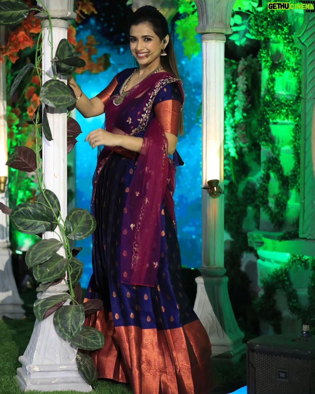 Swetha Changappa Instagram - South Indian attire is my all time favourite 😍 we girls always look our best in South Indian attire... Isn't it?❤️ Make up:- @keerthiram28 Costume: @_rityanusaarh_ this was a beautiful outfit. Thank u guys. Jewellery: @v_best_make_up_studio Hairstyle:- @rashmitha_glamourholic Assistant:- @vinoda__890 Co-ordination:- @kxsahanaa Photography:- @b_h_a_r_a_t_h_photography