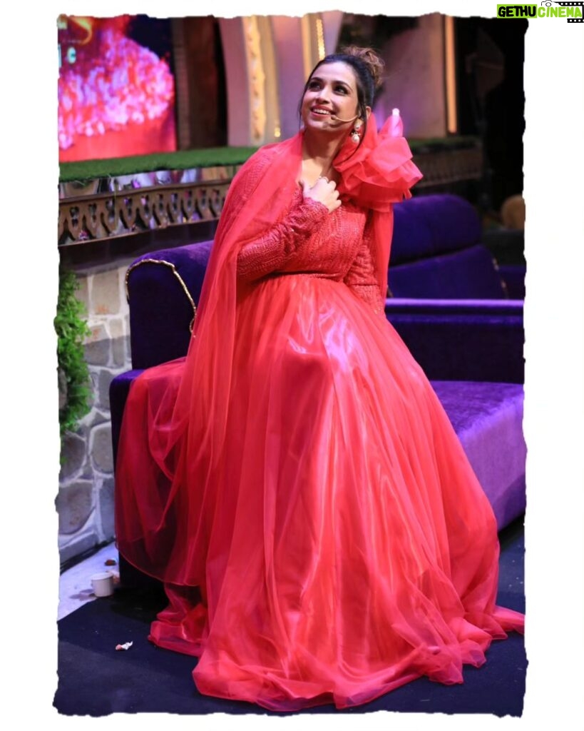 Swetha Changappa Instagram - You can copy my dress. But you can’t steal my crown.❤️ Be YOU❤️ I'm all set to rock the stage in the new stage of JODI No-1 season-2. My lovely team behind my graceful look❤️ Make up:- my one n only favourite @keerthiram28 Outfit designed by:- @brindaavana_designer_studio this outfit was classy. Thank you so much. Hair:- the lovely @hairstyle_by_shashi. I loved this hairdo❤️ Assistant:- the lovely boy @vinoda__890 Photography:- @b_h_a_r_a_t_h_photography