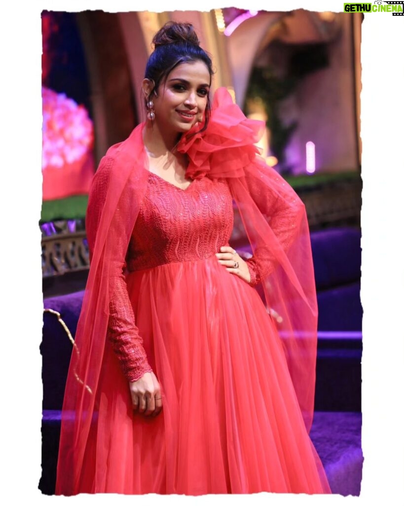 Swetha Changappa Instagram - You can copy my dress. But you can’t steal my crown.❤️ Be YOU❤️ I'm all set to rock the stage in the new stage of JODI No-1 season-2. My lovely team behind my graceful look❤️ Make up:- my one n only favourite @keerthiram28 Outfit designed by:- @brindaavana_designer_studio this outfit was classy. Thank you so much. Hair:- the lovely @hairstyle_by_shashi. I loved this hairdo❤️ Assistant:- the lovely boy @vinoda__890 Photography:- @b_h_a_r_a_t_h_photography