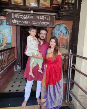 Swetha Changappa Instagram - ಮಂಗಳೂರಿನ ಹಲವಾರು ಪುಣ್ಯ ಕ್ಷೇತ್ರಗಳಿಗೆ ದೀಪಾವಳಿಯ ಸಮಯದಲ್ಲಿ ಕುಟುಂಬದವರೊಂದಿಗೆ 
ಭೇಟಿ ನೀಡಿದ ಕ್ಷಣಗಳು ❤️🙏🏻 ದೇವಸ್ಥಾನದಲ್ಲಿ ದೇವರ ದರ್ಶನ ಮನಸ್ಸಿಗೆ ನೆಮ್ಮದಿ ನೀಡಿತು 😊
ಮಂಗಳೂರಿಗೆ ಸುಮಾರು ವರ್ಷಗಳ ನಂತರ ಹೋಗಿದ್ದು. ಮಂಗಳೂರಿನ ಜನತೆಯ ಪ್ರೀತಿಗೆ ನಾನು ಸದಾ ಆಭಾರಿ🙏🏻🙏🏻🙏🏻