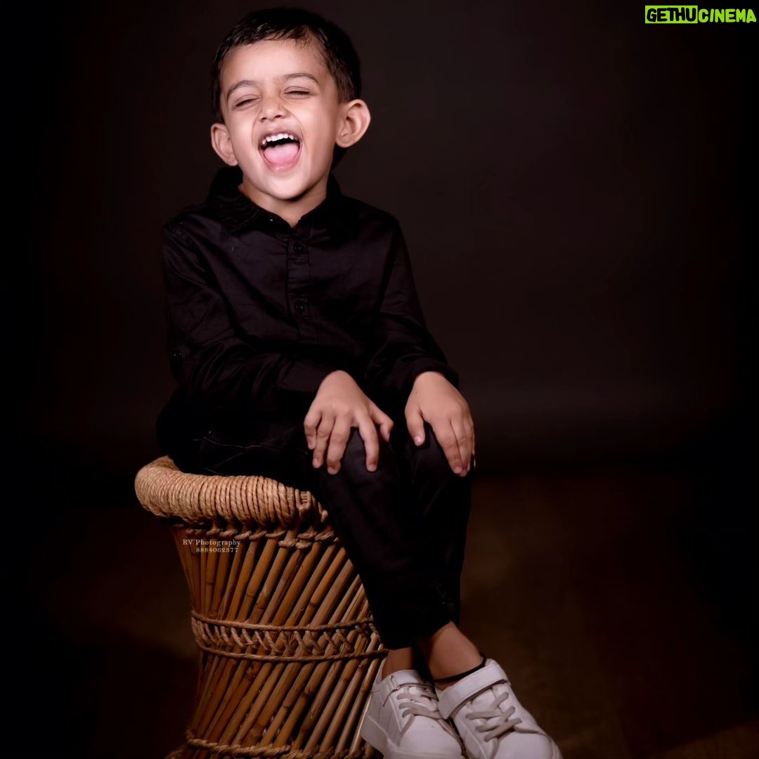 Swetha Changappa Instagram - I have a superstar at home🧿😍 @jiyaan_aiyappa my son shine you are such a poser.🤣 Effortless posing 😍 10 different pictures and 10 different poses ❤️😍🧿 Swipe left for the pictures and tel me which pose did u like ??🤣🤣🤣 Well to capture all these pics,it was such a task for me n my team🙈🤣🧿 Thank u so much my dearest @keerthiram28 @rktopknotchstudio for this lovely and my memorable photoshoot. Photography:- @rudreshcapture Loved the pictures❤️ Hairstyle:-@hairstyle_by_shashi @rashmitha_glamourholic Location:- @motioneyepictures @makeovermomentzbylavanya thank u for being sooo patient for capturing the best pictures with jiyaanu. Assistant:- @vinoda__890