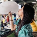 Swetha Changappa Instagram - Cotton candy 🍬🍭 my all time favourite 😋 ನಿಮ್ಮಲ್ಲಿ ಯಾರಿಗೆ cotton candy ಇಷ್ಟ 😍 we allll go back to our good old memories of childhood. I so wish ನಾವು ಎಷ್ಟೇ ದೊಡ್ಡವರಾದರು , ನಮ್ಮಲ್ಲಿರುವ ಮಗುವಿನ ಮನಸ್ಸನ್ನ ಕಳೆದು ಕೊಳ್ಳಬಾರದು... ಅಲ್ವಾ❤️❤️❤️