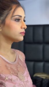 Swetha Changappa Instagram - Just looking like a wow ❤️ that's the compliment I got from everyone for my zee kutumba awards look❤️. N my WOW team who created the beautiful and elegant yet looking like a wow look for me Make up:- @keerthiram28 this was the best❤️ Jewellery:- @velvetboxby ❤️ Hairstyle:- @rashmitha_glamourholic❤️ Blouse designed and stitched by :- @sowmya_t_gowda thank u❤️ Assistant:- @vinoda__890