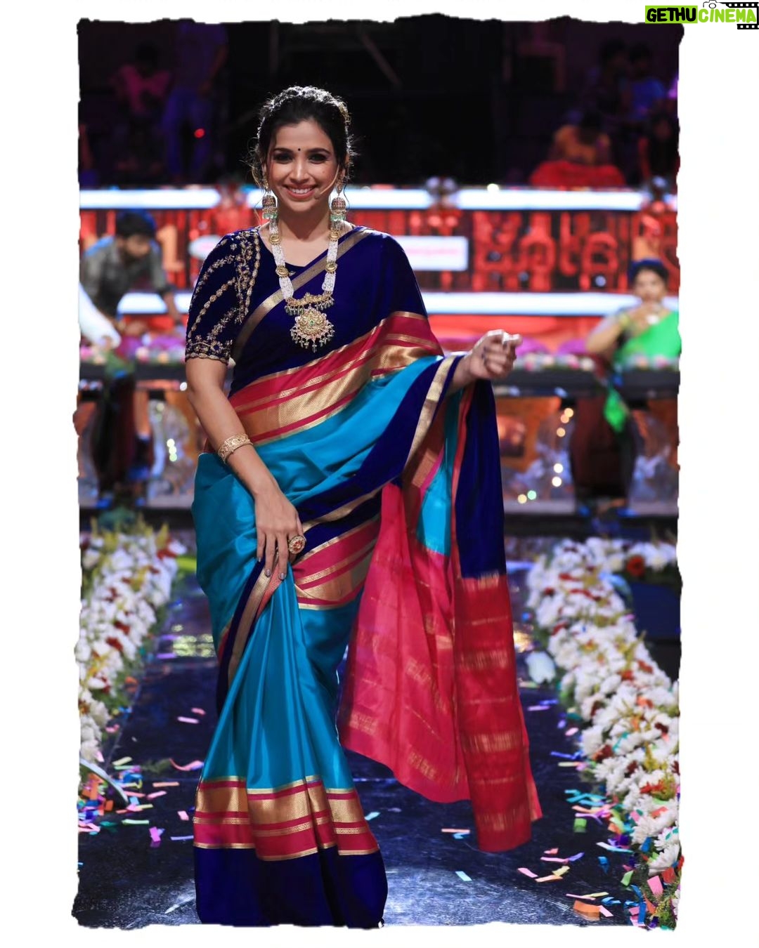 Swetha Changappa Instagram - ಸರ್ವರಿಗೂ ಗೌರಿ ಗಣೇಶ ಹಬ್ಬದ ಹಾರ್ದಿಕ ಶುಭಾಶಯಗಳು💐💐💐 ಎಲ್ಲರಿಗೂ ಸುಖ ಶಾಂತಿ ನೆಮ್ಮದಿ ಕೊಟ್ಟು ವಿಘ್ನ ವಿನಾಯಕ ಕಾಪಾಡಲಿ🙏🏻🙏🏻🙏🏻 Make up :-@keerthiram28 Outfit:- @thenalme Blouse:- @maayarangdesignstudio Jewellery:- @velvetboxby Hairstyle:- @hairstyle_by_shashi Assistant: @vinoda__890