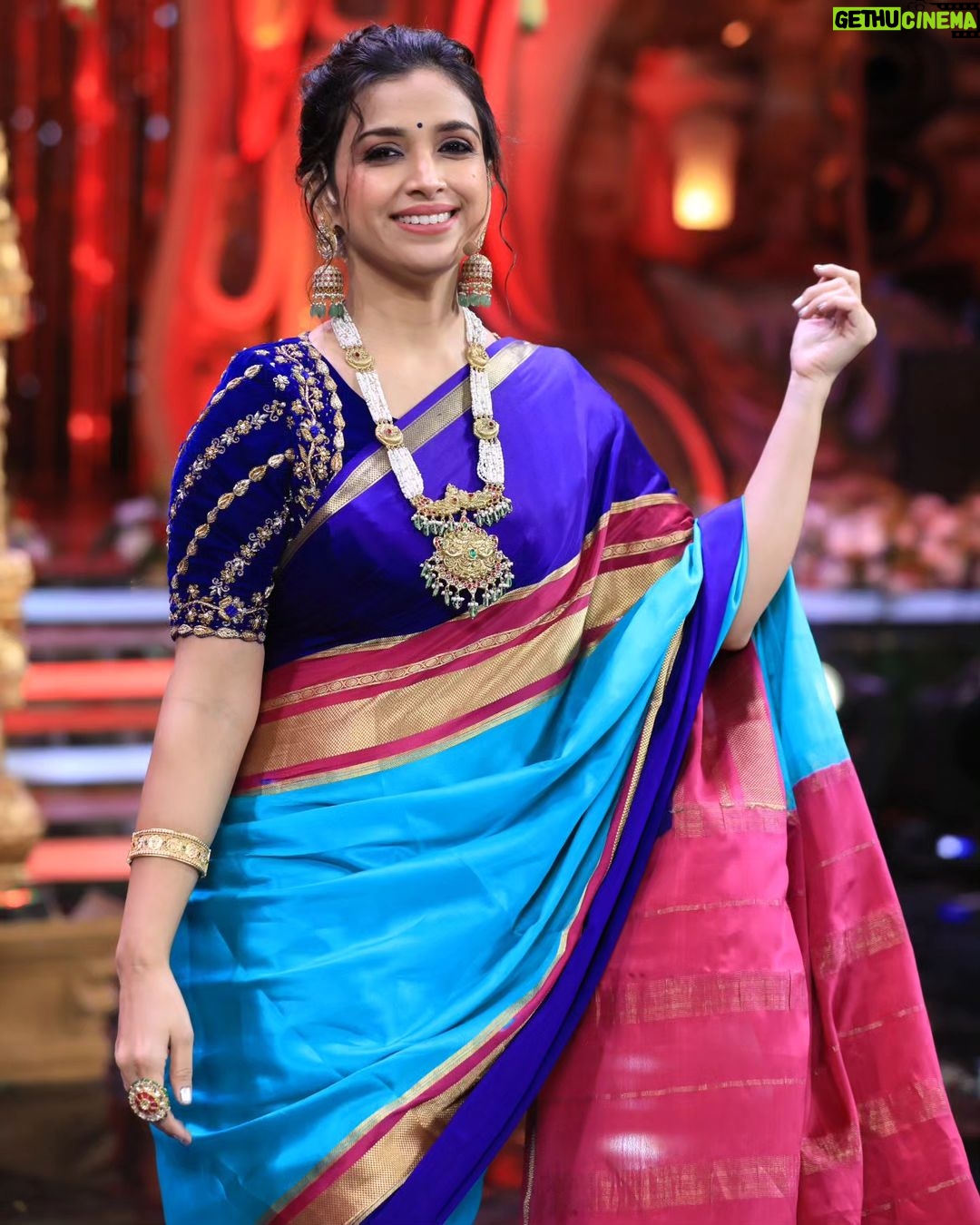 Swetha Changappa Instagram - ಸರ್ವರಿಗೂ ಗೌರಿ ಗಣೇಶ ಹಬ್ಬದ ಹಾರ್ದಿಕ ಶುಭಾಶಯಗಳು💐💐💐 ಎಲ್ಲರಿಗೂ ಸುಖ ಶಾಂತಿ ನೆಮ್ಮದಿ ಕೊಟ್ಟು ವಿಘ್ನ ವಿನಾಯಕ ಕಾಪಾಡಲಿ🙏🏻🙏🏻🙏🏻 Make up :-@keerthiram28 Outfit:- @thenalme Blouse:- @maayarangdesignstudio Jewellery:- @velvetboxby Hairstyle:- @hairstyle_by_shashi Assistant: @vinoda__890