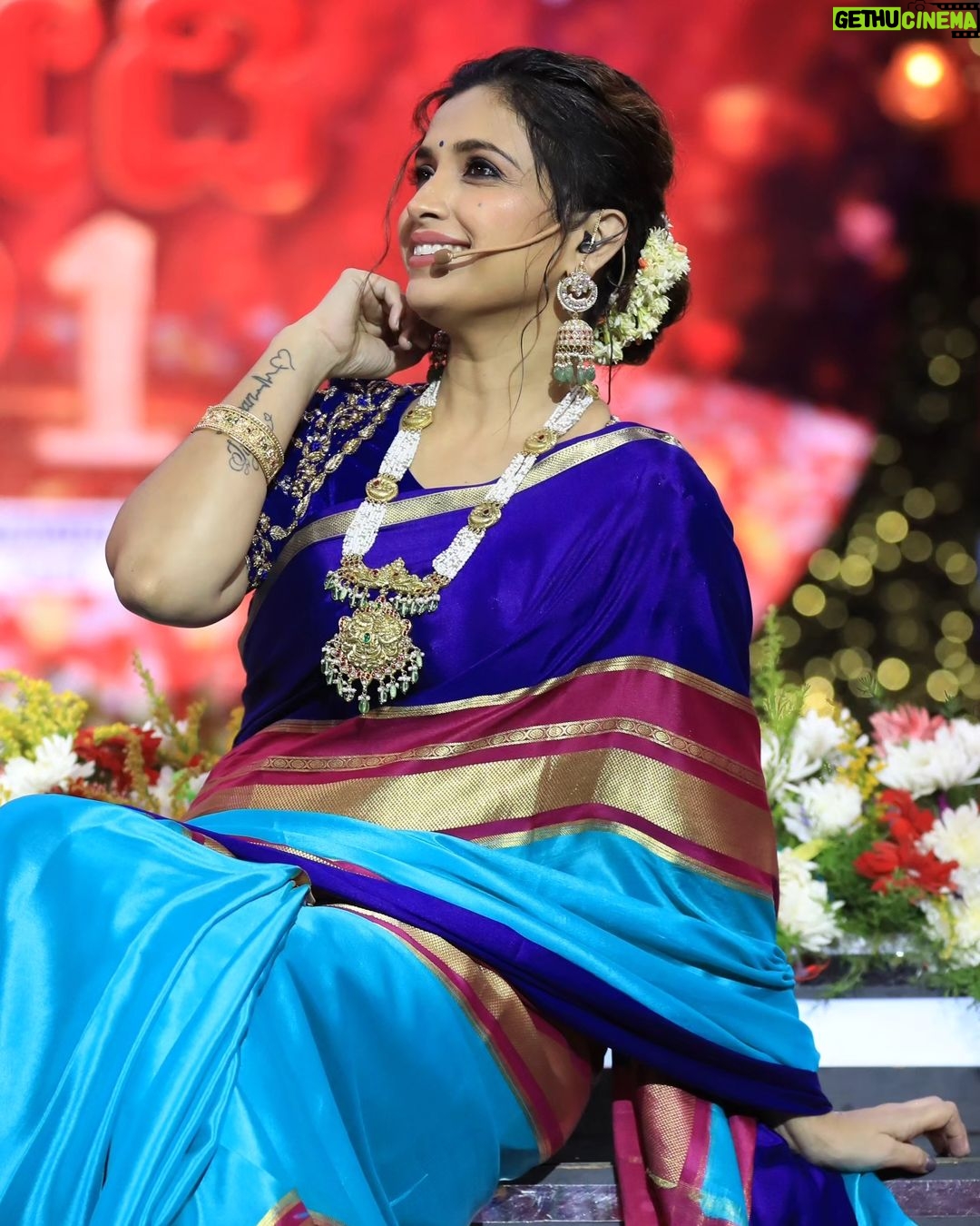 Swetha Changappa Instagram - ಸರ್ವರಿಗೂ ಗೌರಿ ಗಣೇಶ ಹಬ್ಬದ ಹಾರ್ದಿಕ ಶುಭಾಶಯಗಳು💐💐💐 ಎಲ್ಲರಿಗೂ ಸುಖ ಶಾಂತಿ ನೆಮ್ಮದಿ ಕೊಟ್ಟು ವಿಘ್ನ ವಿನಾಯಕ ಕಾಪಾಡಲಿ🙏🏻🙏🏻🙏🏻 Make up :-@keerthiram28 Outfit:- @thenalme Blouse:- @maayarangdesignstudio Jewellery:- @velvetboxby Hairstyle:- @hairstyle_by_shashi Assistant: @vinoda__890